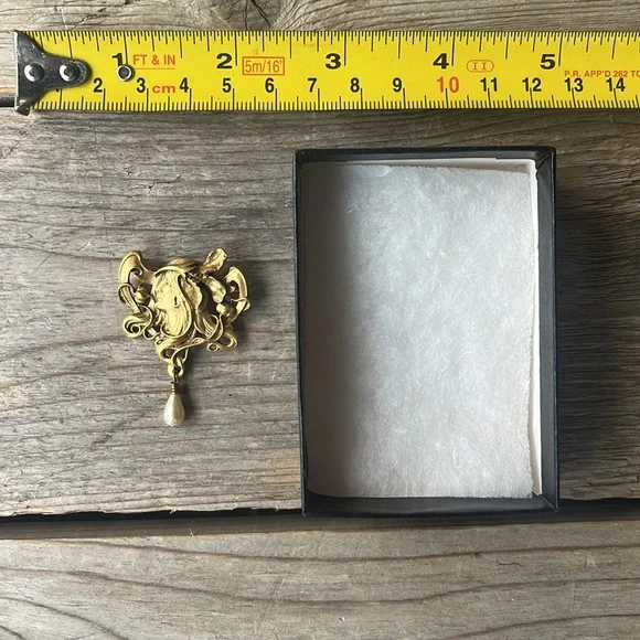 Art Nouveau Brooch - The Museum Company - New, in box - Picture 8 of 11